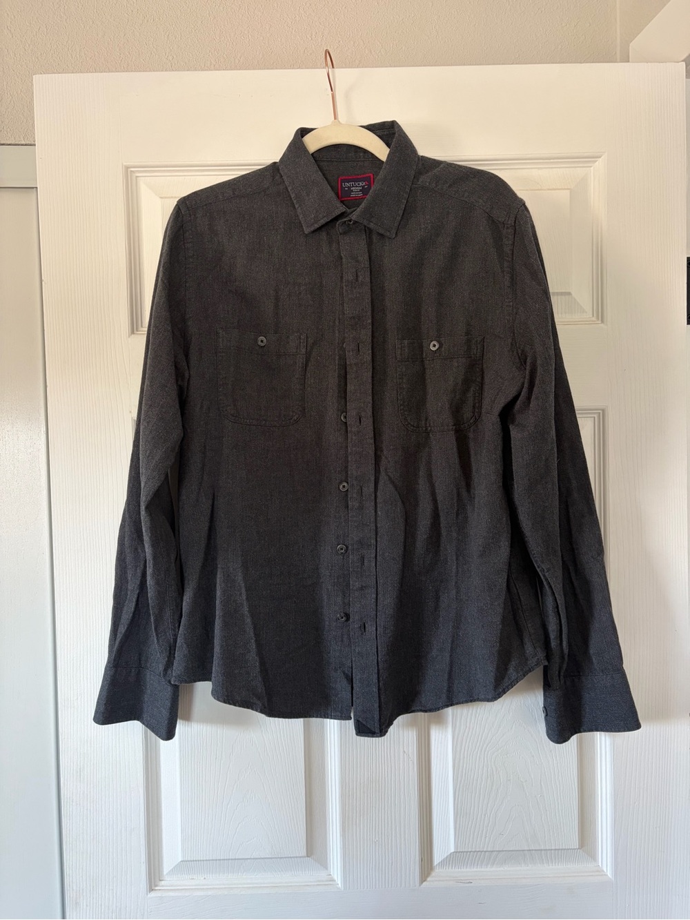 UNTUCKit Men’s Dark Gray Long-Sleeve Button-Down Shirt
